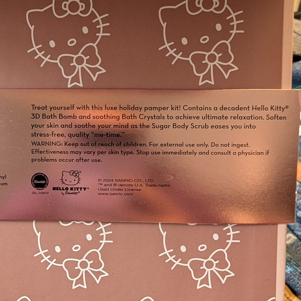 The Crème Shop x Hello Kitty Lovely Luxury Spa 3 Piece Set - Picture 5 of 5